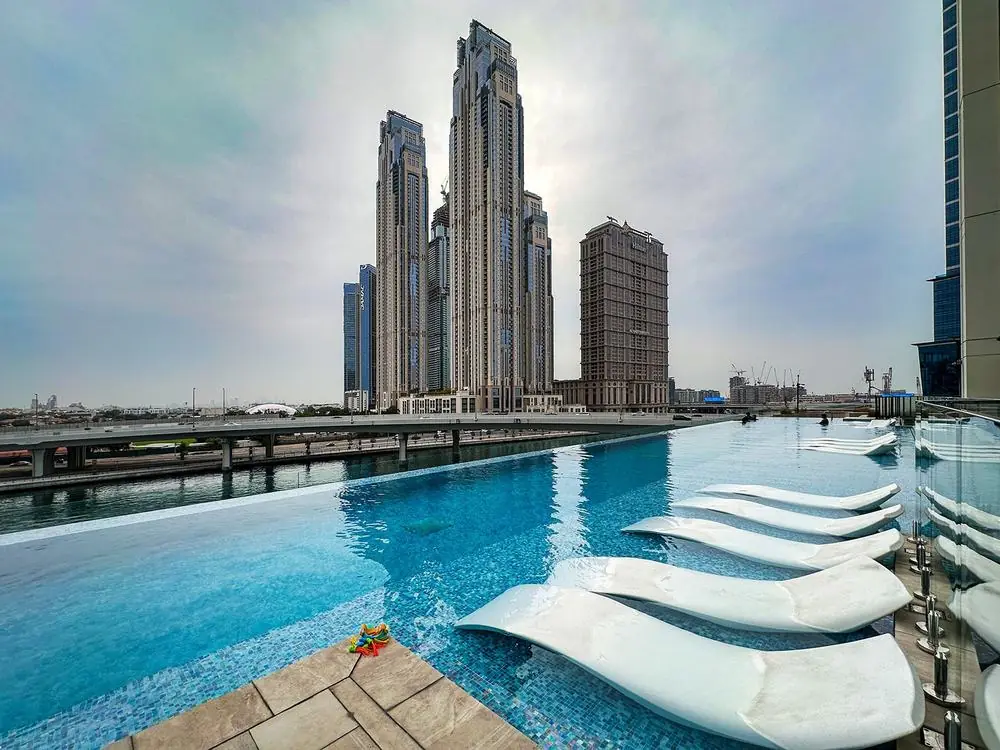Piscine à débordement de l'Urban Oasis, Business Bay